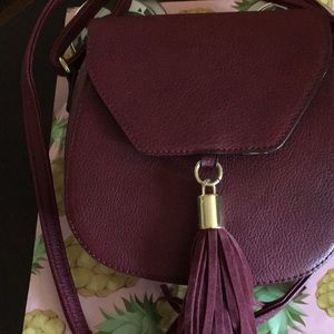 Weekend Clean Out Sale ! Cross body bag!!